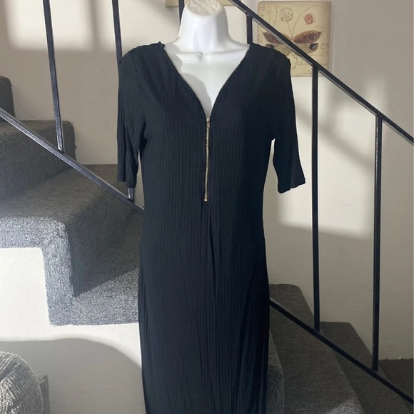 BLACK DRESS - Picture 2 of 6